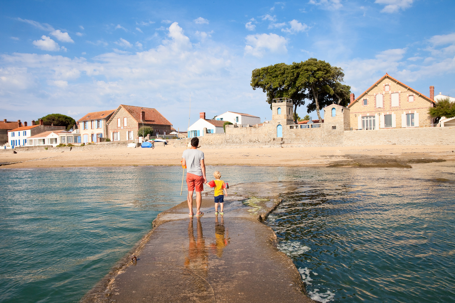 Noirmoutier, village du Vieil vu de la digue