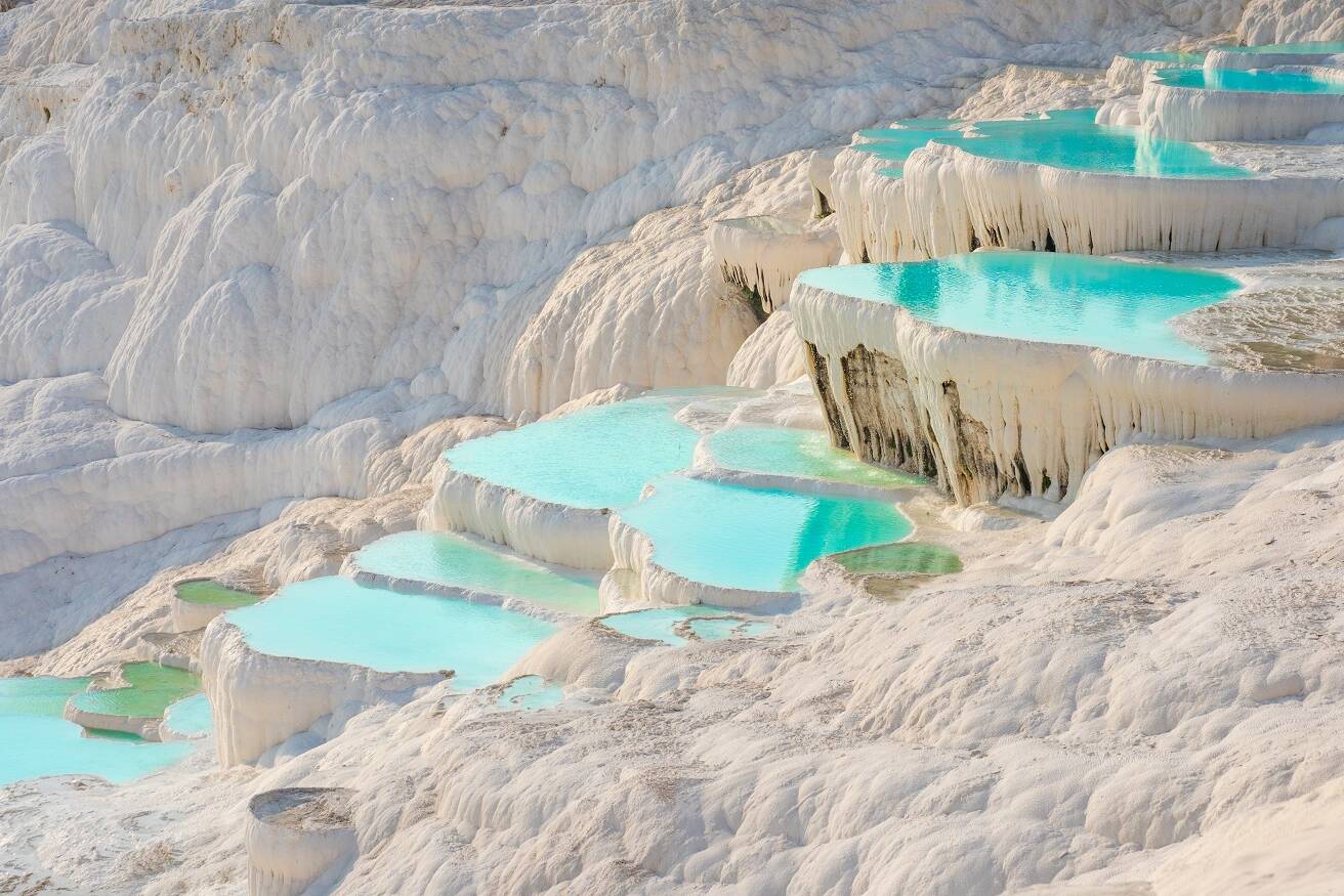 Hot springs around the world